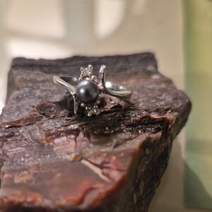 Gray Pearl Ring  Sz 5.5